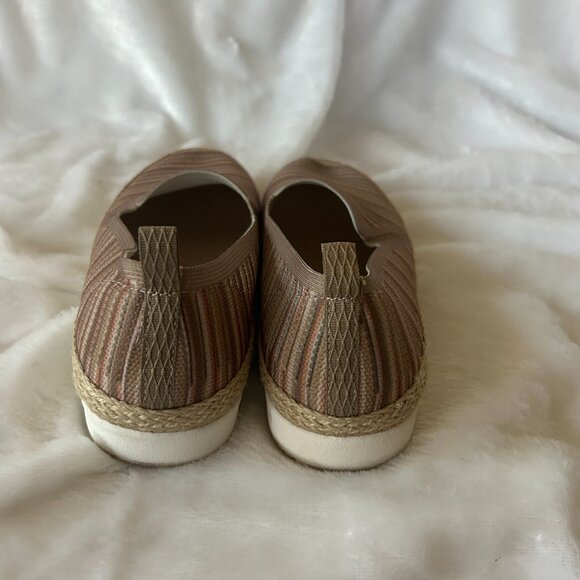 BOBs from Skechers Slip On Shoes Womens Size 8 Tan Mesh Memory Foam Boat Shoes - Picture 5 of 7